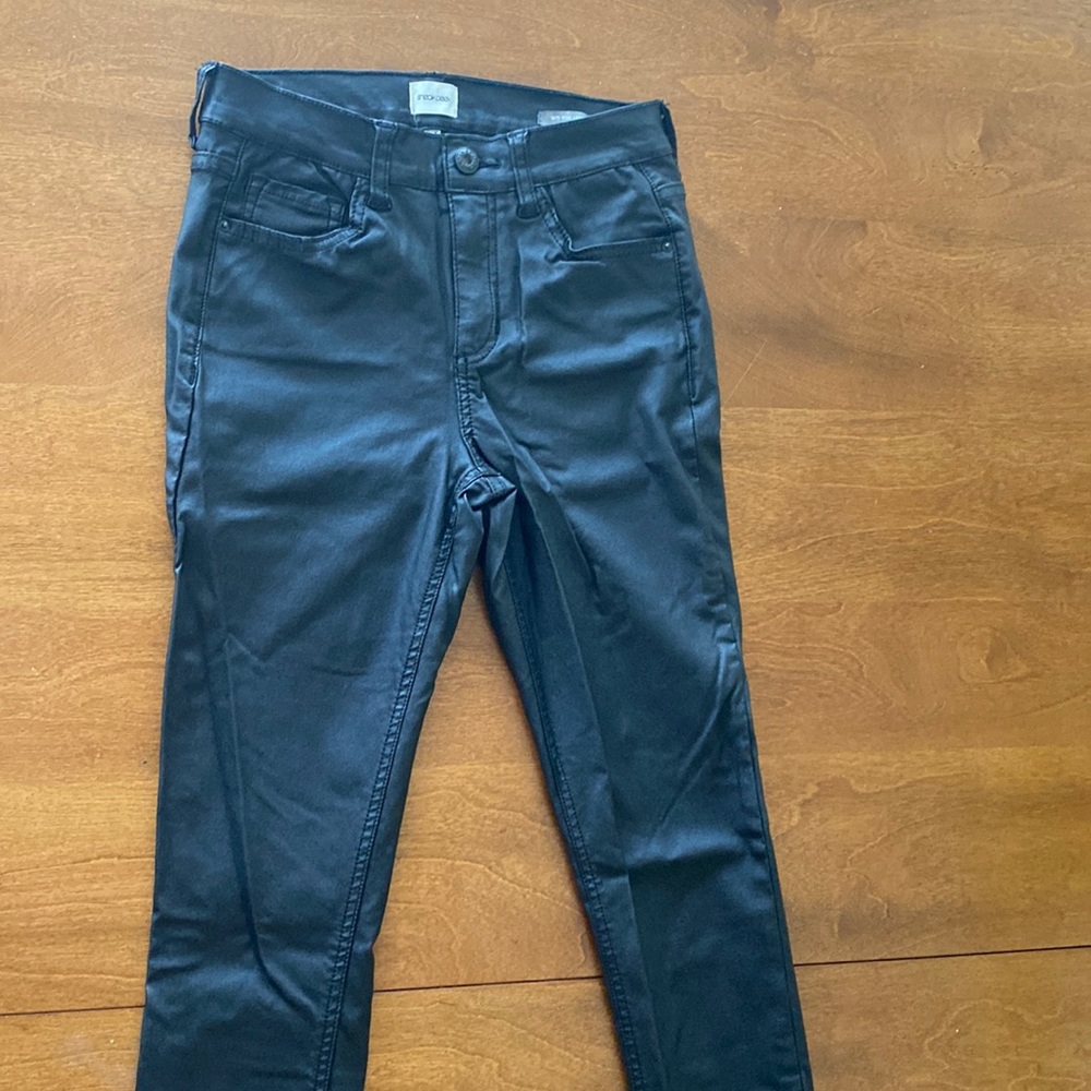 Trendy black leather-like pants